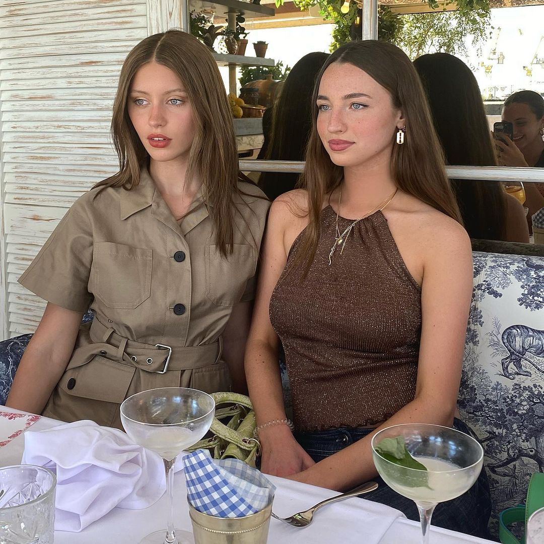 У стилі &quot;сафарі&quot;: юна дочка Джуда Лоу демонструє трендовий образ літа